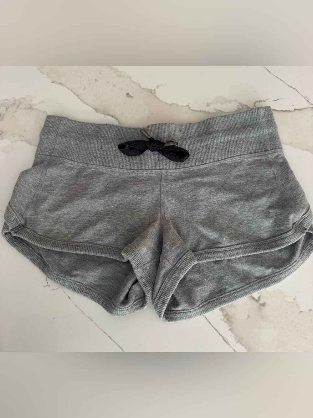 lululemon athletica Women's Light Grey Athletic Drawstring Lounge Shorts Sz 4